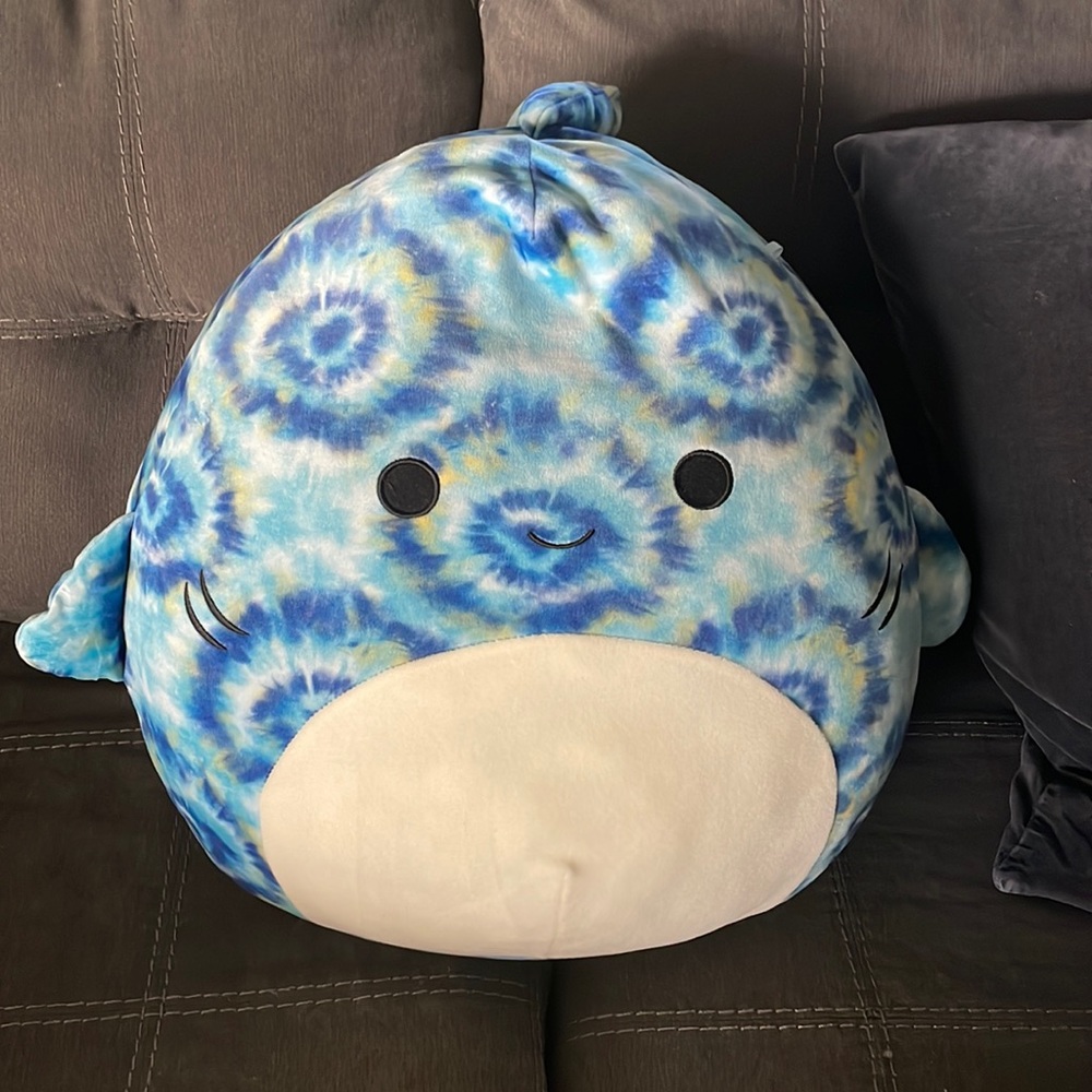 Luther 20 inch Squishmallow